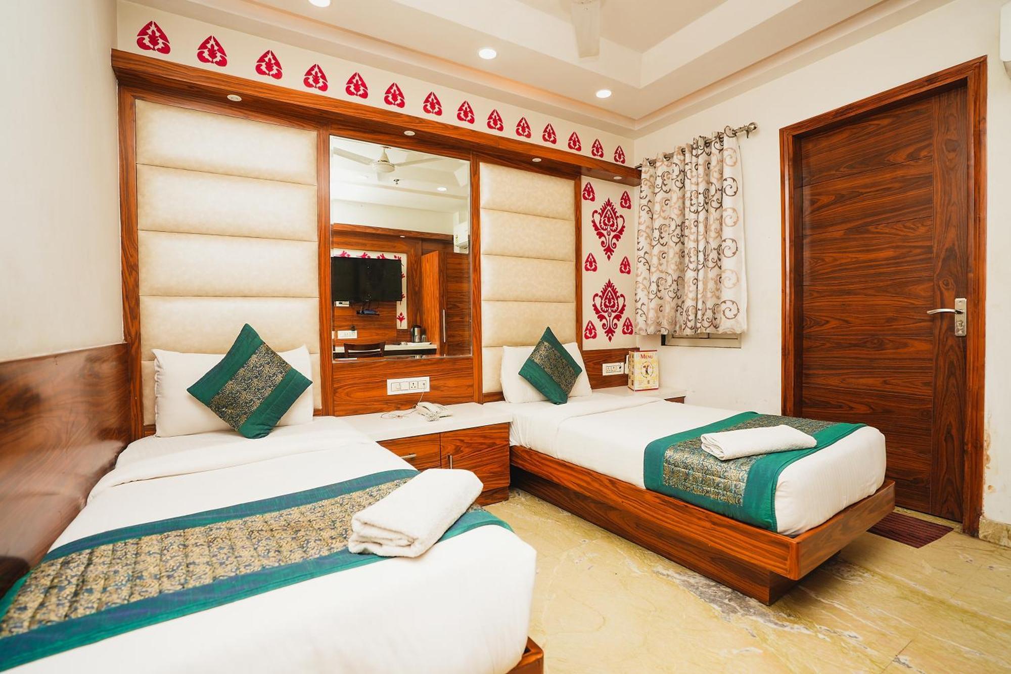 Hotel Kabir Palace Karol Bagh New Delhi Ngoại thất bức ảnh