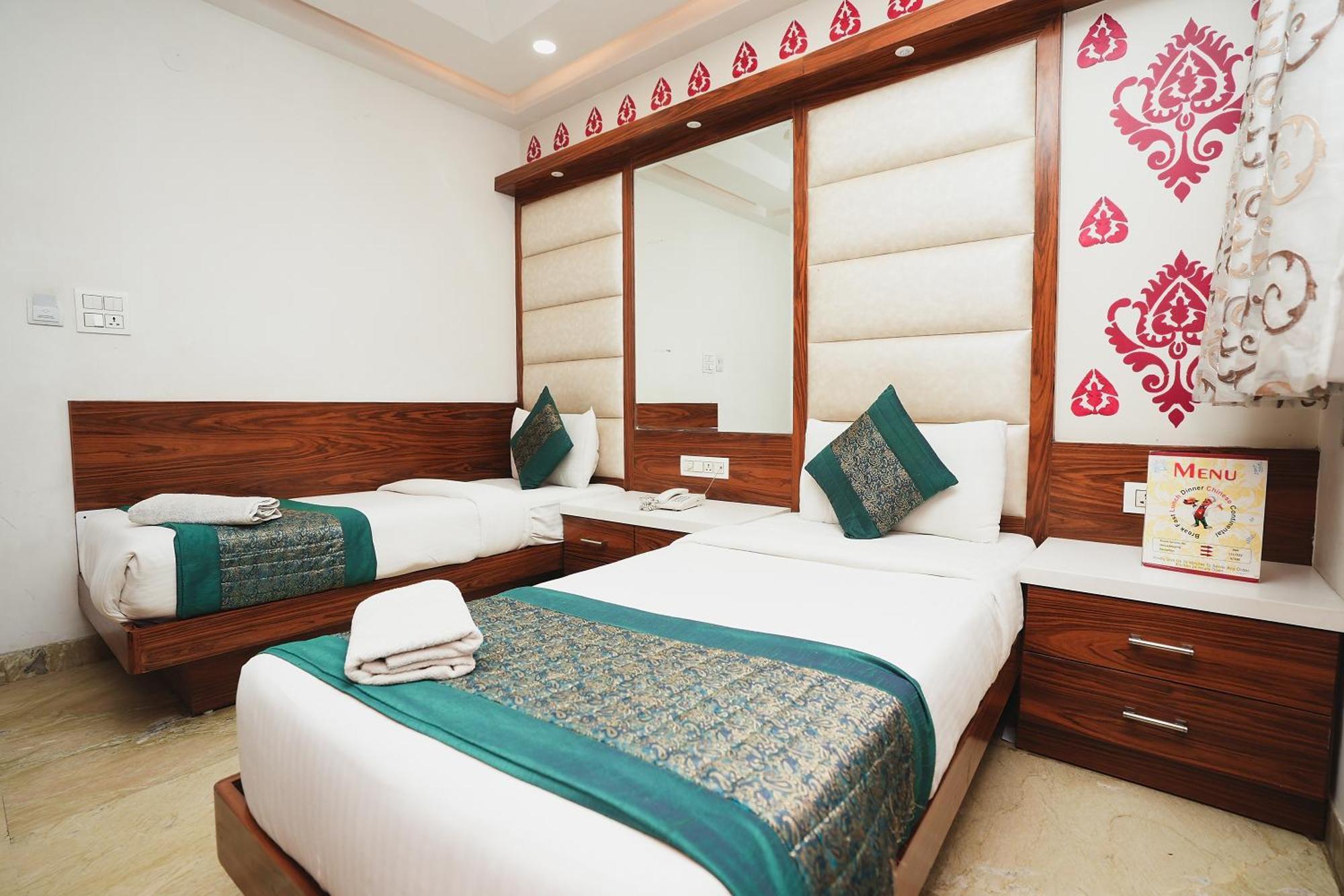 Hotel Kabir Palace Karol Bagh New Delhi Ngoại thất bức ảnh
