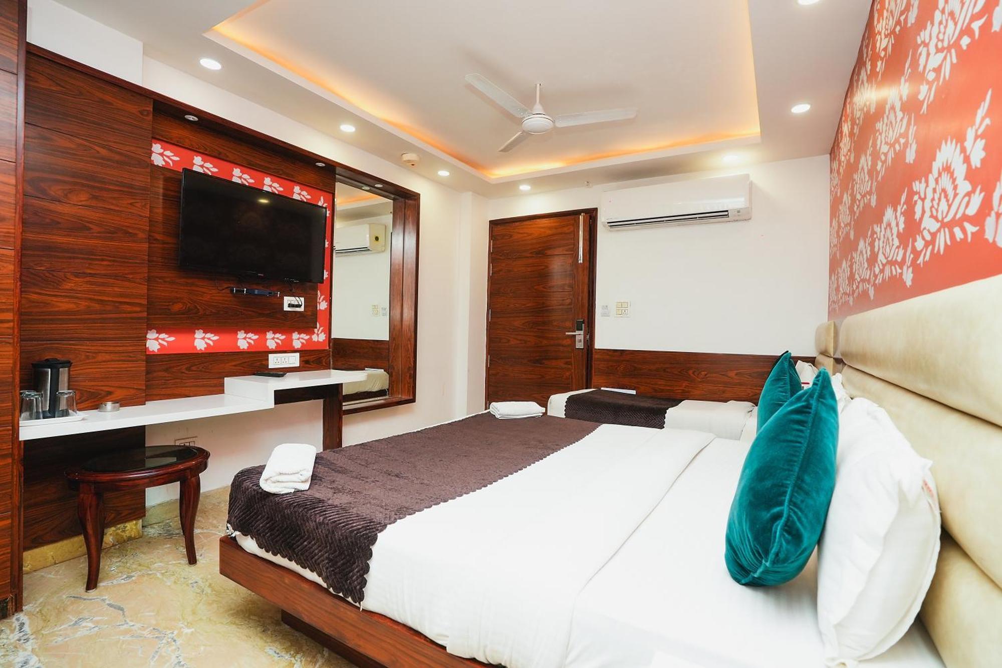 Hotel Kabir Palace Karol Bagh New Delhi Ngoại thất bức ảnh
