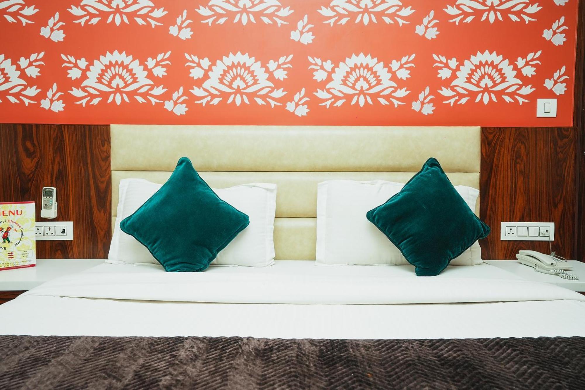 Hotel Kabir Palace Karol Bagh New Delhi Ngoại thất bức ảnh