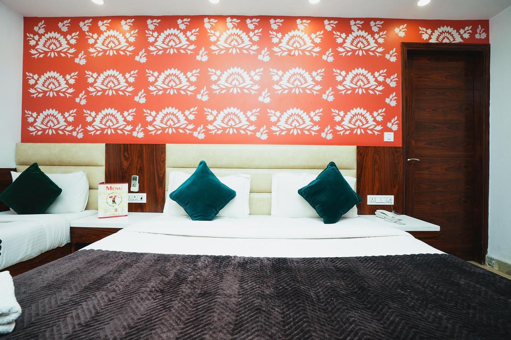 Hotel Kabir Palace Karol Bagh New Delhi Ngoại thất bức ảnh
