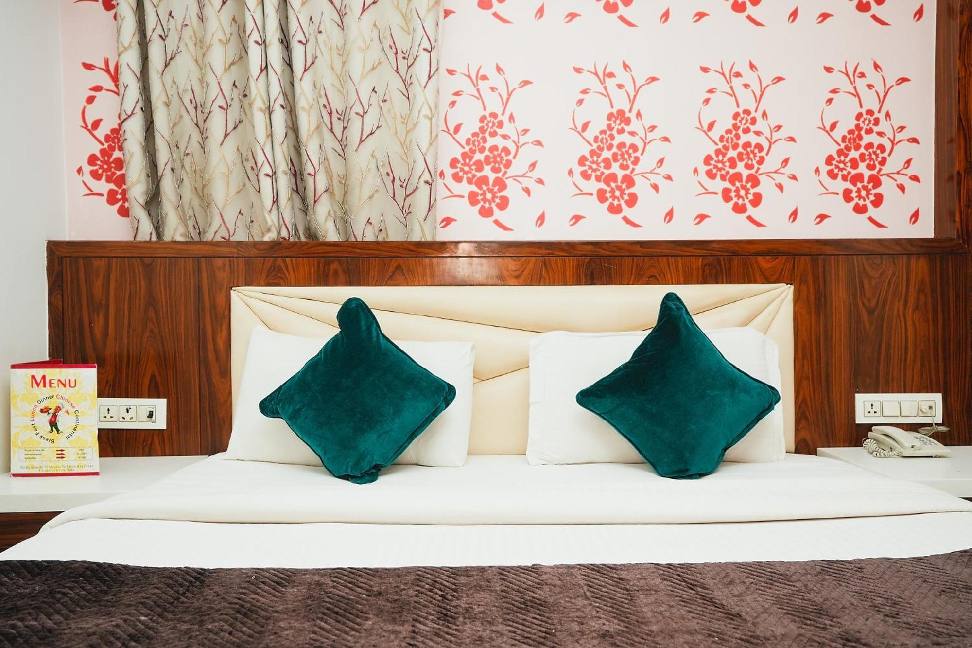 Hotel Kabir Palace Karol Bagh New Delhi Ngoại thất bức ảnh