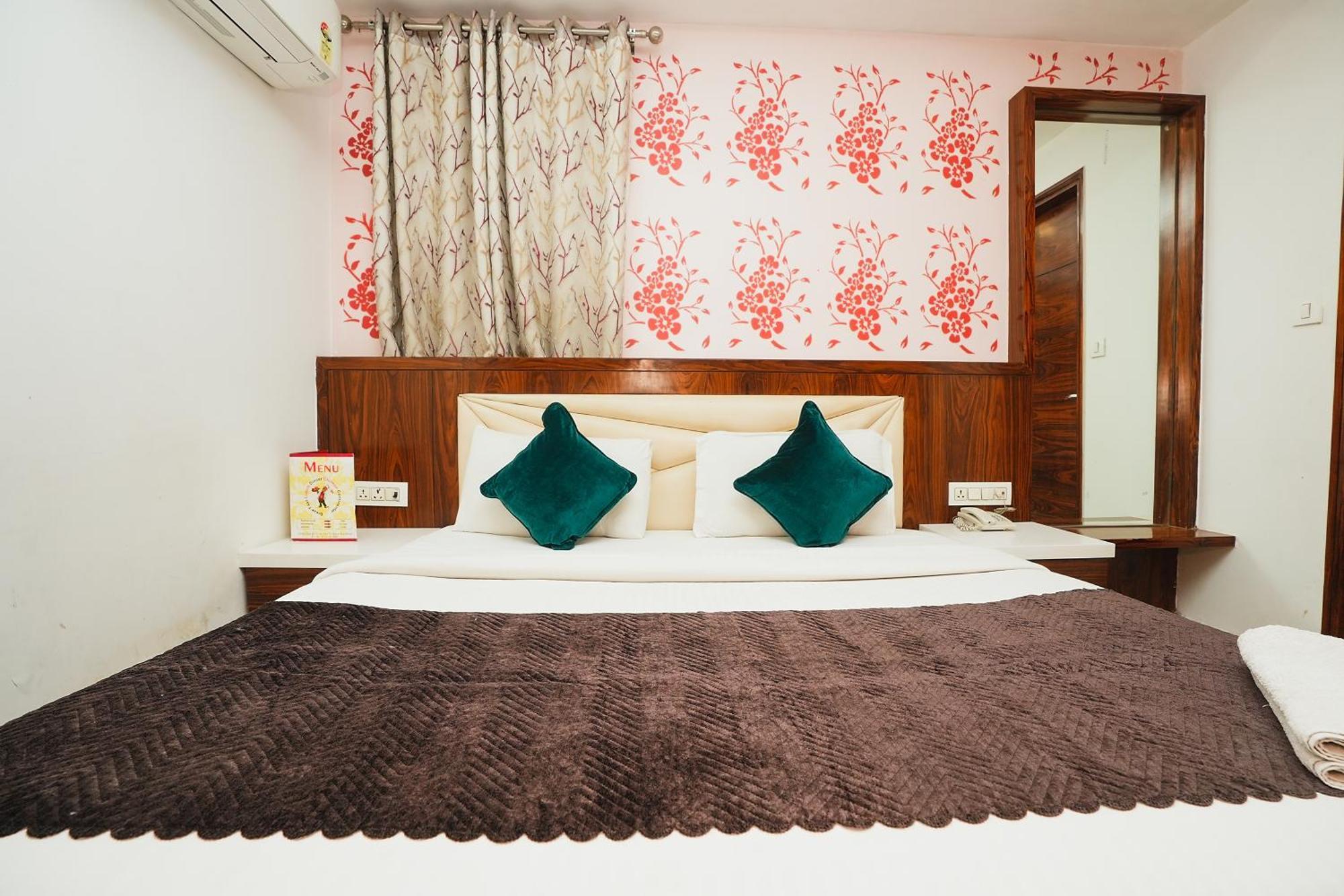 Hotel Kabir Palace Karol Bagh New Delhi Ngoại thất bức ảnh